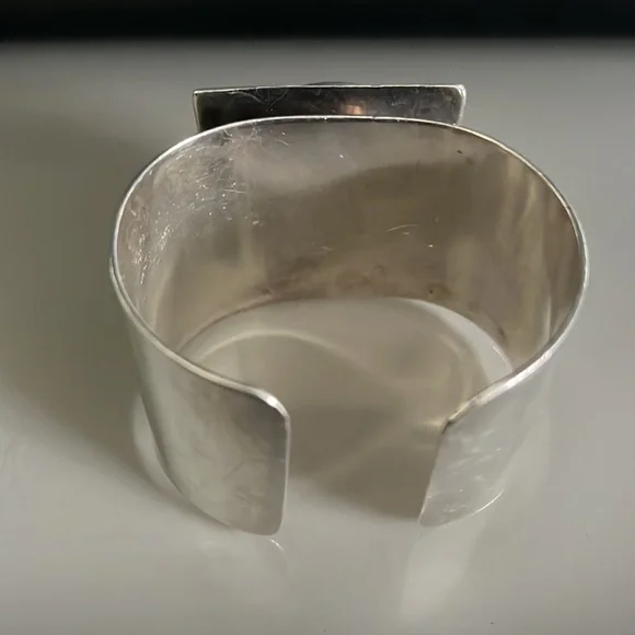 Mary Kay Sterling Silver Vintage Modernist Onyx Cuff Bracelet - Picture 4 of 17